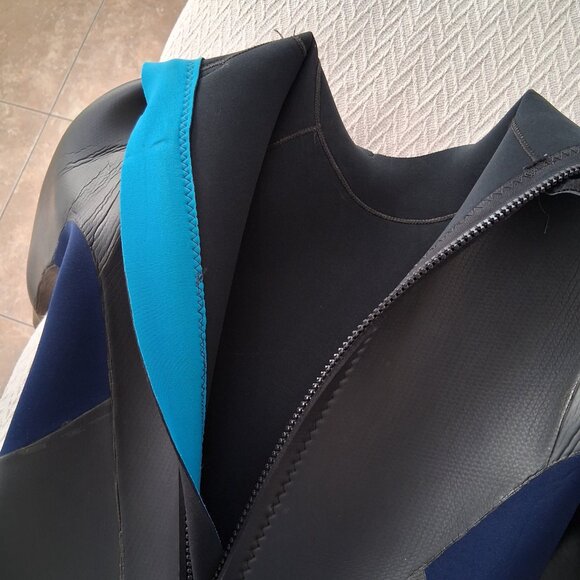 FULL BODY NEOPRENE WET SUIT - Picture 3 of 3